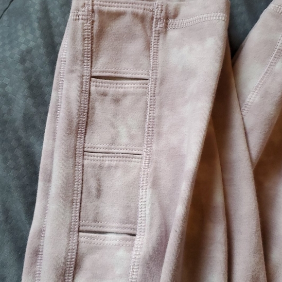 Old Navy Balance Legging - Picture 2 of 3